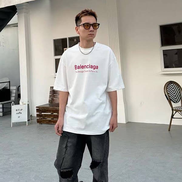バレンシアガ ロゴ半袖Tシャツ 偽物 ban43629